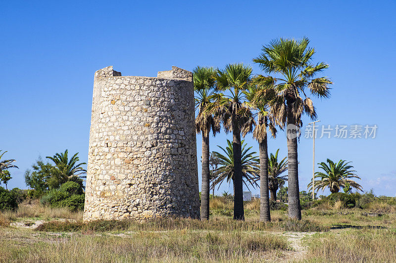 Torre di Mezza Spiaggia，意大利撒丁岛卡利亚里的诗人塔